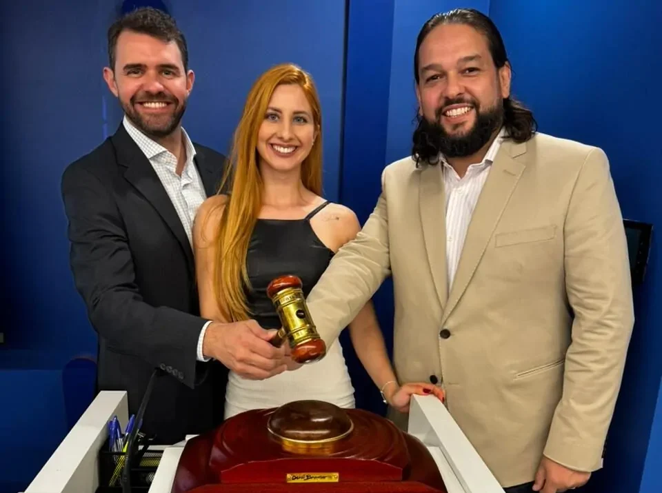 Consórcio Foz Iluminada vence leilão de iluminação pública de Foz do Iguaçu